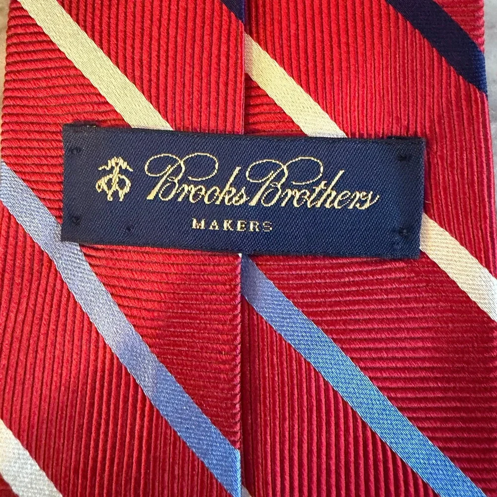 Brooks Brothers Maker 100% Silk Red Navy Blue Regimental Stripe Jacquard ReppTie